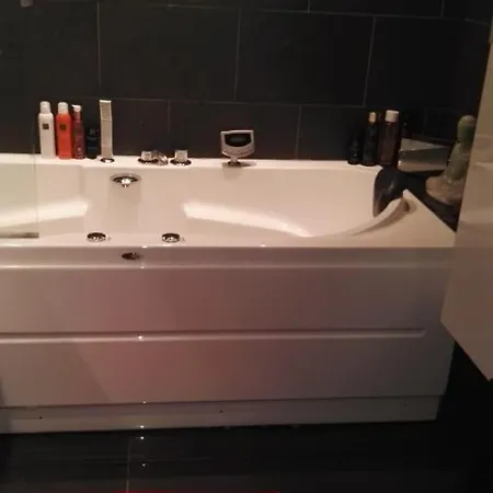 게스트하우스 Jacuzzi Amsterdam Center Apartment Sunny Top Floor 암스테르담